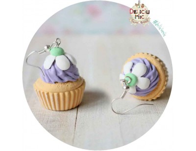 Cercei Cupcake lila cu floricica alba