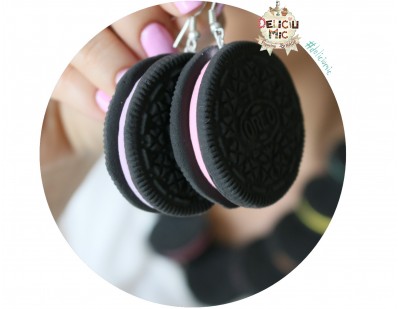 Cercei handmade biscuiti Oreo cu crema de capsuni