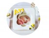 Marturie rama foto cu magnet, personalizata cu numele bebelusului si decorata cu albinuta