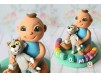 Figurina de tort Bebe & Tom si numele pe Cuburi