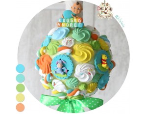 Lumanare de botez Winnie the Pooh cu bezele si marshmallows multicolore