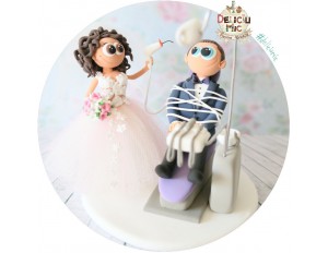 Figurine de tort pentru nunta - Mireasa Medic Stomatolog si Mirele pacient + Unit Dentar + Carte