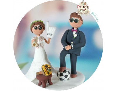 Figurine de tort pentru nunta - Mirii sunt suporteri de fotbal
