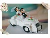 Figurine de tort pentru nunta - Mire si Mireasa in masina retro