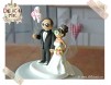 Figurine de tort pentru nunta - Mirele tine 3 baloane cu data nuntii