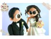 Figurine de tort pentru nunta - Mire si Mireasa cartoonish cu accesorii argintii