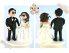 Figurine de tort pentru nunta - Mire si Mireasa cartoonish cu accesorii argintii