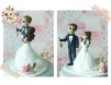 Figurine de tort pentru nunta - Mirele cu cheile de la masina in mana, Mireasa si catelul lor