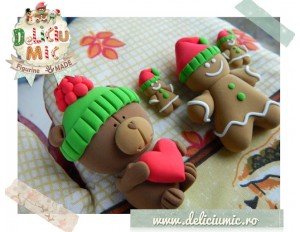 Gingerbread Man cu caculite rosii - Set de bijuterii handmade format din cercei si brosa