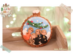 "Familia in bradut" - glob pentru brad personalizat