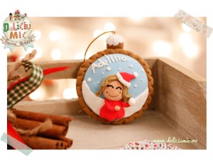"Fetita in bradut" - glob pentru brad personalizat