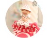 Marturie botez "Smiley Baby Girl" - fetita cu bonetica, stand pe cuburi personalizate cu numele bebelusului